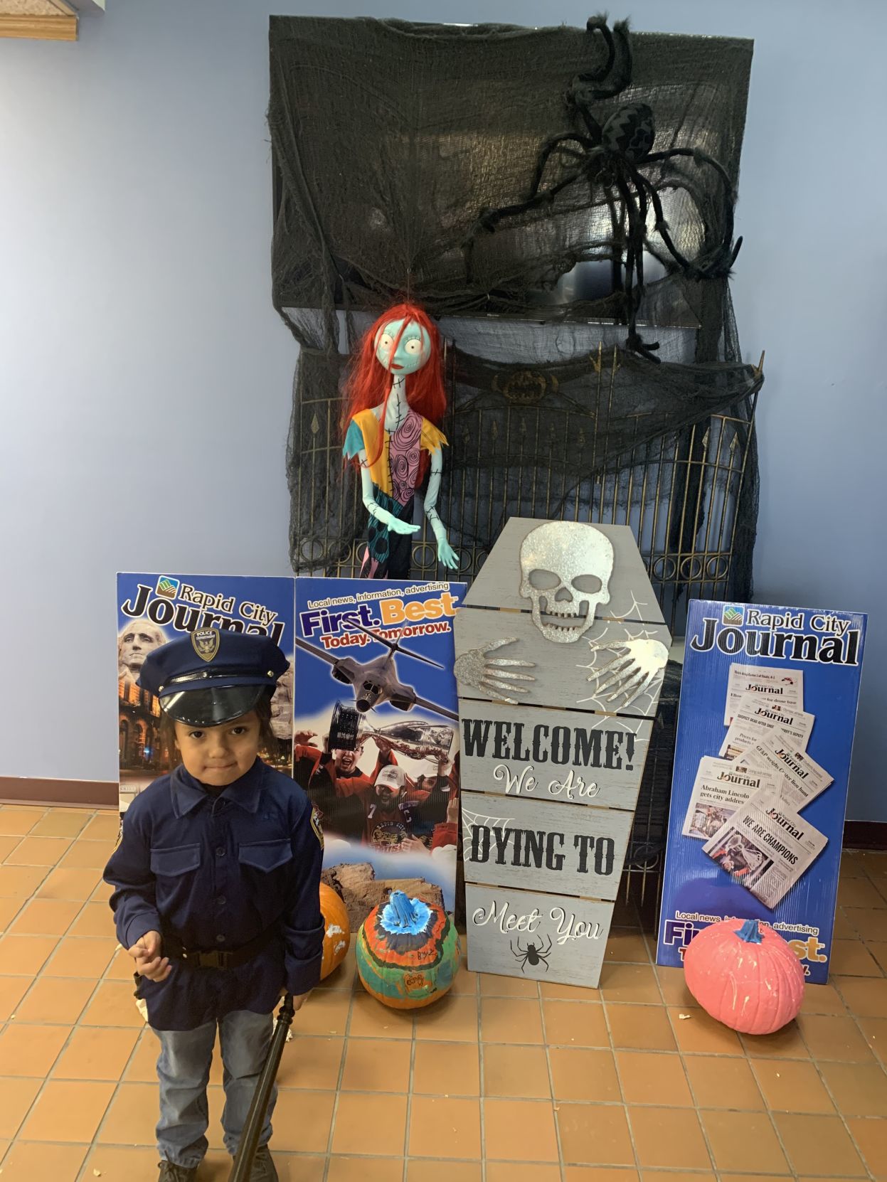 Halloween Pictures to run in Thursday's paper 059.JPG